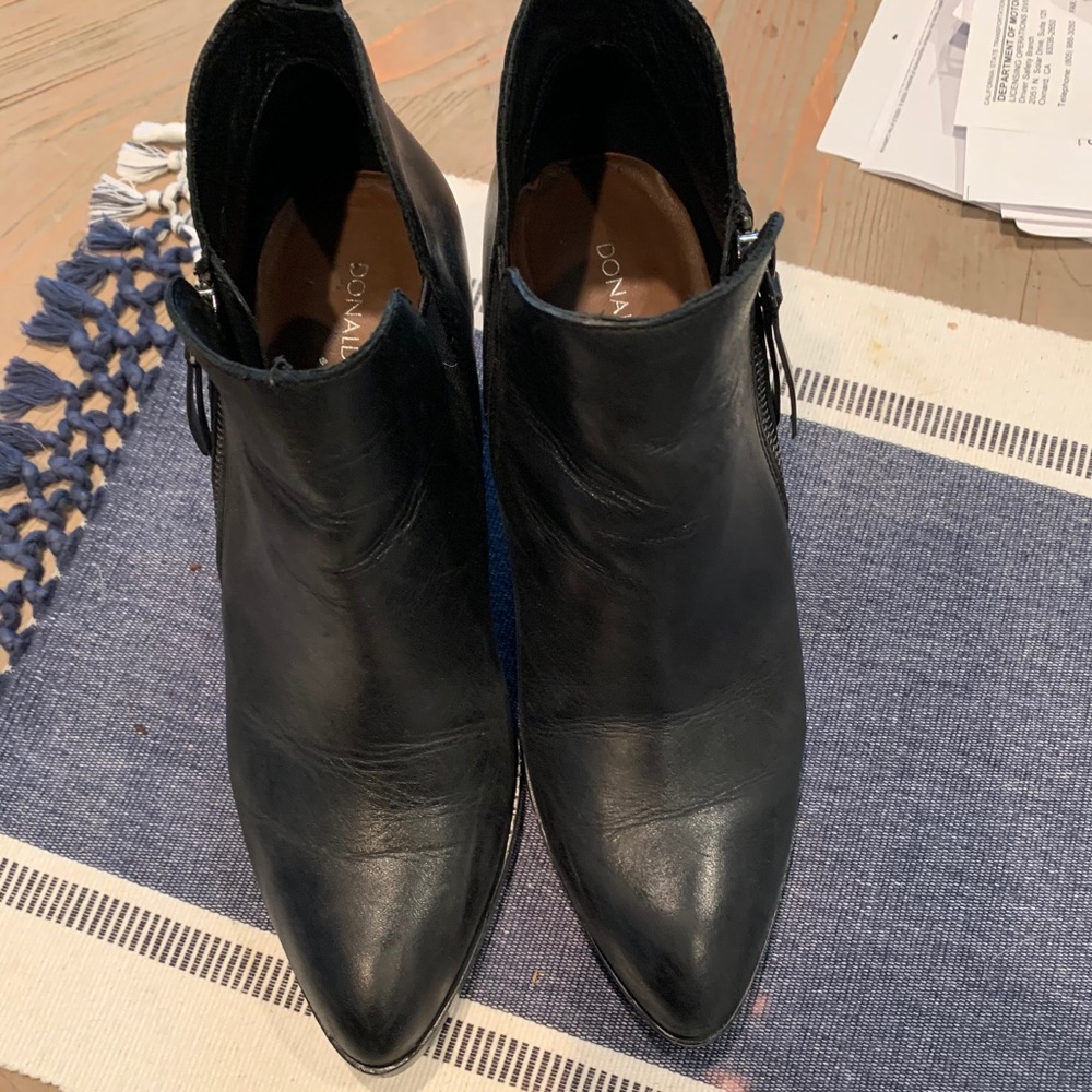 Steve Madden leather booties size 7M